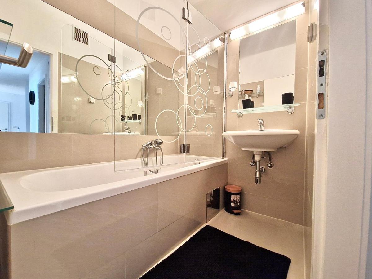 Feelhome - Zentrum - Augarten - Smart Tv Apartment Wien